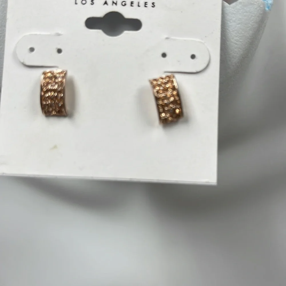 NWT Guess/Marciano Rose Gold Earrings - Picture 2 of 3